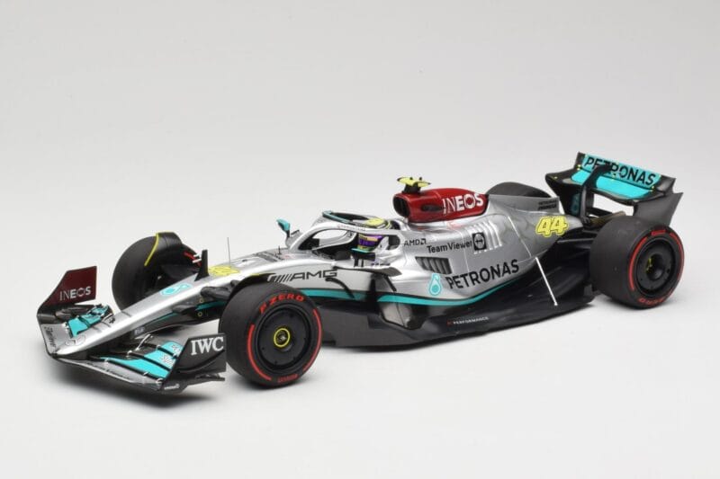 Mercedes AMG W13 E Performance Petronas #44 L. Hamilton Brazilian GP 2022 Minichamps 1:18 110222144 Smola