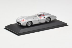 Mercedes W196 Streamliner #16 J.M. Fangio GP Italy Winner 1954 Minichamps 1:43 432543016 Kovina – slika 2 od 4