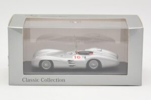 Mercedes W196 Streamliner #16 J.M. Fangio GP Italy Winner 1954 Minichamps 1:43 432543016 Kovina – slika 4 od 4