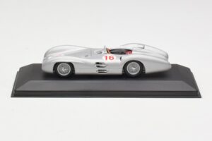Mercedes W196 Streamliner #16 J.M. Fangio GP Italy Winner 1954 Minichamps 1:43 432543016 Kovina