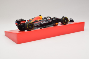 Red Bull Racing RB18 #1 M. Verstappen Oracle Winner Dutch GP 2022 Minichamps 1:18 113223501 Kovina – slika 3 od 7