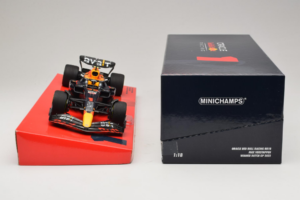 Red Bull Racing RB18 #1 M. Verstappen Oracle Winner Dutch GP 2022 Minichamps 1:18 113223501 Kovina – slika 6 od 7
