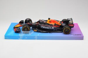 Red Bull Racing RB18 #1 M. Verstappen Winner Miami GP 2022 Minichamps 1:18 113220501 Kovina