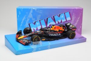 Red Bull Racing RB18 #1 M. Verstappen Winner Miami GP 2022 Minichamps 1:18 113220501 Kovina – slika 7 od 7