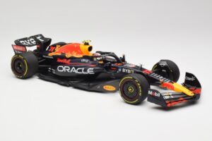 Oracle Red Bull Racing RB18 #11 S. Perez Abu Dhabi GP 2022 Minichamps 1:18 110222211 Kovina – slika 4 od 7