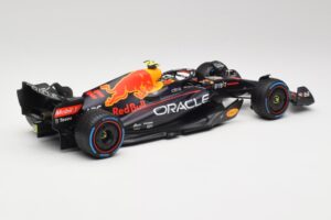 Oracle Red Bull Racing RB18 #11 S. Perez Monaco GP Winner Rain Tyre Version 2022 Minichamps 1:18 110222711 Kovina – slika 2 od 7