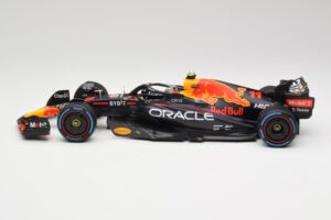 Oracle Red Bull Racing RB18 #11 S. Perez Monaco GP Winner Rain Tyre Version 2022 Minichamps 1:18 110222711 Kovina – slika 3 od 7