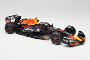 Oracle Red Bull Racing RB18 #11 S. Perez Monaco GP Winner Rain Tyre Version 2022 Minichamps 1:18 110222711 Kovina – slika 4 od 7