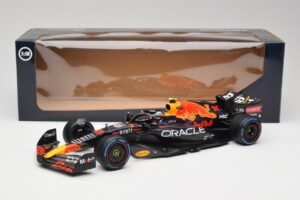 Oracle Red Bull Racing RB18 #11 S. Perez Monaco GP Winner Rain Tyre Version 2022 Minichamps 1:18 110222711 Kovina – slika 7 od 7