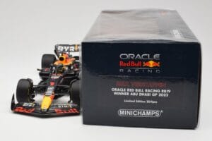 Oracle Red Bull Racing RB19 #1 M. Verstappen Winner Abu Dhabi GP 2023 Minichamps 1:18 110232301 Kovina – slika 6 od 7