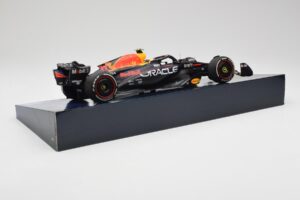Red Bull Racing RB19 #11 S. Perez Winner Saudi Arabian GP 2023 Minichamps 1:18 113230111 Kovina – slika 3 od 6