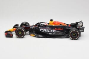 Oracle Red Bull Racing RB20 #1 M. Verstappen Winner Bahrain GP 2024 Minichamps 1:18 110240101 Kovina – slika 3 od 7
