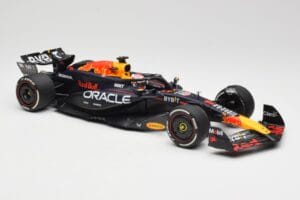 Oracle Red Bull Racing RB20 #1 M. Verstappen Winner Bahrain GP 2024 Minichamps 1:18 110240101 Kovina – slika 4 od 7