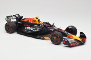 Red Bull Racing RB20 #11 S. Perez Bahrain GP 2024 Minichamps 1:18 110240111 Kovina – slika 4 od 7