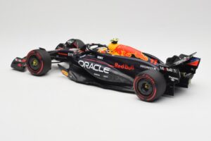 Red Bull Racing RB20 #11 S. Perez Bahrain GP 2024 Minichamps 1:18 110240111 Kovina – slika 5 od 7