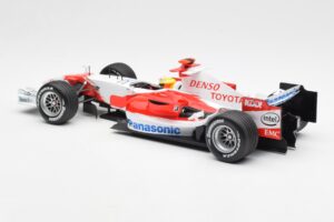 Panasonic Toyota Racing TF106 #8 R. Schumacher F1 2006 Minichamps 1:18 100060007 Kovina – slika 5 od 6