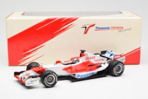 Toyota TF106 Panasonic Toyota Racing J. Trulli F1 Presentation 2006 Minichamps 1:18 AM59554H Kovina – slika 6 od 6
