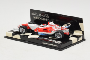 Toyota TF106 Panasonic #12 J. Trulli Panasonic Toyota Racing Showcar 2006 Minichamps 1:43 400060078 Kovina – slika 3 od 5