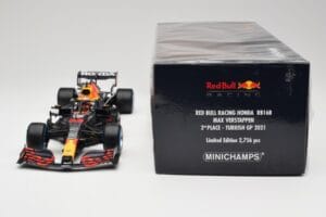 Red Bull Racing Honda RB16B #33 M. Verstappen Turkish GP 2nd Place 2021 Minichamps 1:18 110211633 Kovina – slika 6 od 7