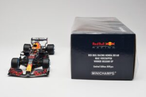 Red Bull Racing Honda RB16B #33 M. Verstappen Belgian GP Winner 2021 Minichamps 1:18 110211333 Smola – slika 6 od 7