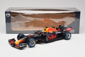 Red Bull Racing Honda RB16B #33 M. Verstappen Belgian GP Winner 2021 Minichamps 1:18 110211333 Smola – slika 7 od 7
