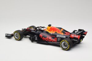 Red Bull Racing Honda RB16B #33 M. Verstappen Mexican GP Winner 2021 Minichamps 1:18 110211933 Smola – slika 5 od 6