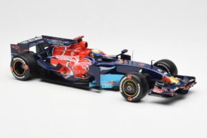 Red Bull Racing RB6 #6 M. Webber F1 Showcar 2010 Minichamps 1:18 150100076 Kovina – slika 4 od 6