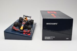 Red Bull Racing Honda RB16B #33 M. Verstappen Emilia Romagna GP 2021 Case Edition Minichamps 1:18 113210133 Smola – slika 6 od 7