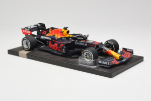 Red Bull Racing RB16B #33 M. Verstappen Monaco GP Winner 2021 Minichamps 1:18 113210533-R1 Smola – slika 4 od 6