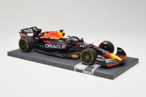 Oracle Red Bull Racing RB18 #33 M. Verstappen Belgian GP 2022 Minichamps 1:18 113221401 Smola – slika 4 od 7