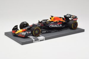 Oracle Red Bull Racing RB18 #33 M. Verstappen Mexican GP 2022 Minichamps 1:18 113222001 Smola – slika 2 od 7