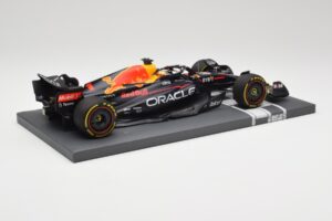 Oracle Red Bull Racing RB18 #33 M. Verstappen Mexican GP 2022 Minichamps 1:18 113222001 Smola – slika 3 od 7