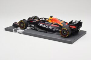 Oracle Red Bull Racing RB18 #33 M. Verstappen Mexican GP 2022 Minichamps 1:18 113222001 Smola – slika 5 od 7