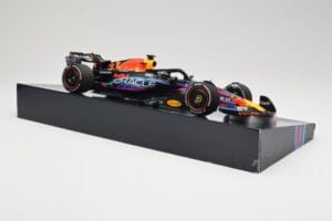 Oracle Red Bull Racing RB19 #33 M. Verstappen Miami GP 2023 Case Edition Minichamps 1:18 113233501 Smola – slika 4 od 7