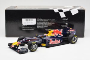 Red Bull Racing RB7 #2 M. Webber Showcar F1 2011 Minichamps 1:18 110110072 Kovina – slika 6 od 6