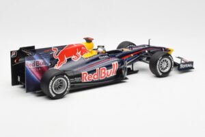 Red Bull Racing Renault RB5 #5 S. Vettel Showcar 2010 Minichamps 1:18 153100175 Kovina – slika 2 od 6