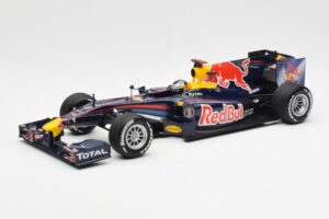 Red Bull Racing Renault RB5 #5 S. Vettel Showcar 2010 Minichamps 1:18 153100175 Kovina