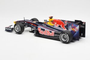 Red Bull Racing Renault RB5 #5 S. Vettel Showcar 2010 Minichamps 1:18 153100175 Kovina – slika 5 od 6