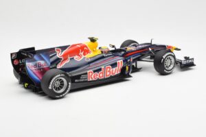 Red Bull Racing Renault RB6 #6 M. Webber F1 2010 Minichamps 1:18 110100006 Kovina – slika 2 od 6
