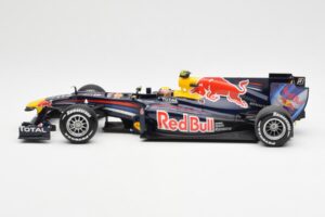 Red Bull Racing Renault RB6 #6 M. Webber F1 2010 Minichamps 1:18 110100006 Kovina – slika 3 od 6
