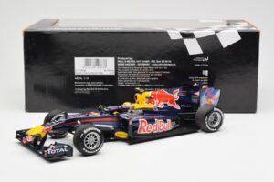 Red Bull Racing Renault RB6 #6 M. Webber F1 2010 Minichamps 1:18 110100006 Kovina – slika 6 od 6