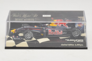 Red Bull Racing RB6 S. Vettel F1 Showcar 2010 Minichamps 1:43 400100075 Kovina – slika 5 od 5