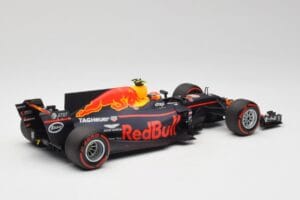 Red Bull Racing RB13 Tag Heuer #33 M. Verstappen Australian GP 2017 Minichamps 1:18 110170033 Smola – slika 2 od 7