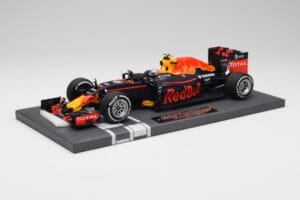 Red Bull RB12 #33 M. Verstappen Spain GP Winner 2016 Minichamps 1:18 117160333 Kovina – slika 2 od 7