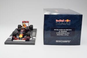Red Bull RB12 #33 M. Verstappen Spain GP Winner 2016 Minichamps 1:18 117160333 Kovina – slika 7 od 7