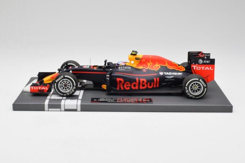 Red Bull RB12 #33 M. Verstappen Spain GP Winner 2016 Minichamps 1:18 117160333 Kovina