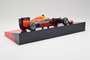 Red Bull RB12 #33 M. Verstappen Spain GP Winner 2016 Minichamps 1:18 147160533 Kovina – slika 3 od 6