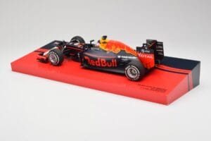 Red Bull RB12 #33 M. Verstappen Spain GP Winner 2016 Minichamps 1:18 147160533 Kovina – slika 5 od 6
