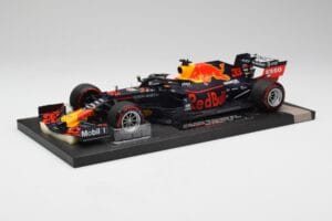 Red Bull RB15 #33 M. Verstappen Brazil GP Winner 2019 Minichamps 1:18 113191933 Kovina – slika 2 od 7