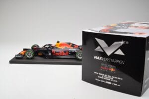 Red Bull RB15 #33 M. Verstappen German GP Winner Wet 2019 Minichamps 1:18 113191133 Kovina – slika 7 od 7